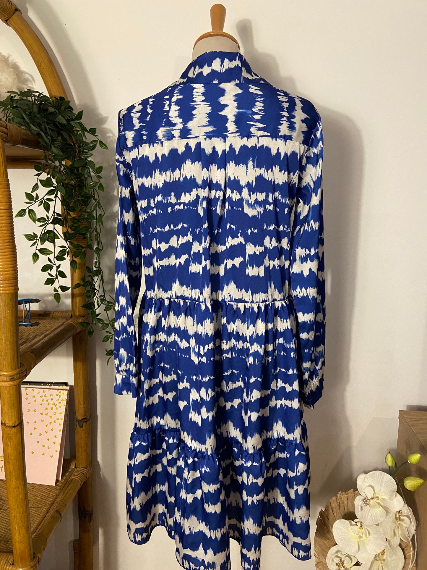 Robe tie and die